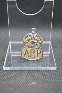 Early WW2-1938 Silver ARP Badge (1)