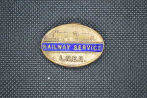 WW2 London & North Eastern Railway LNER war service badge