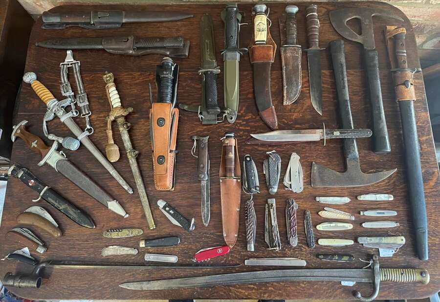 Knives, Daggers & Bayonets